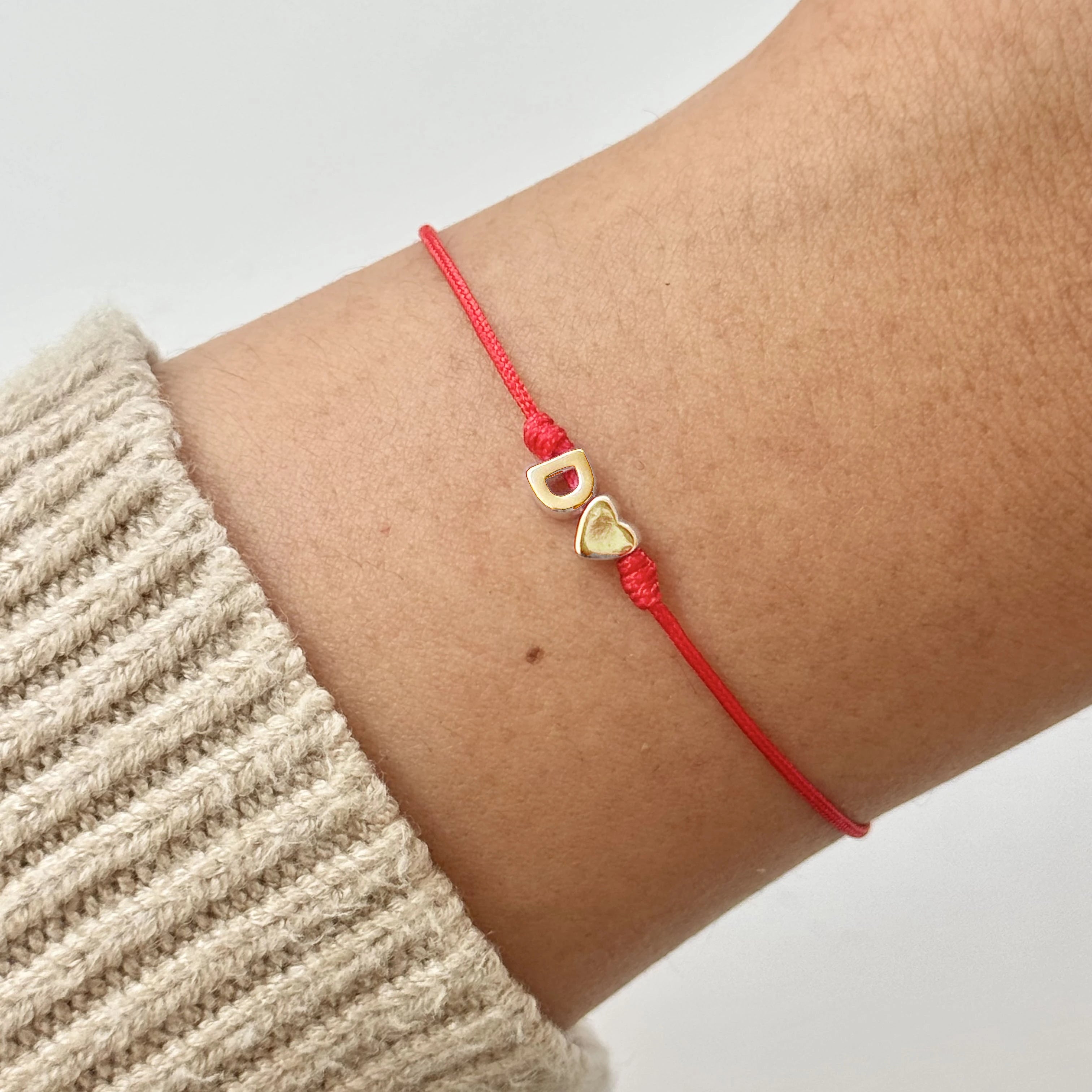 Pulsera Hilo Rojo Letra + Corazón